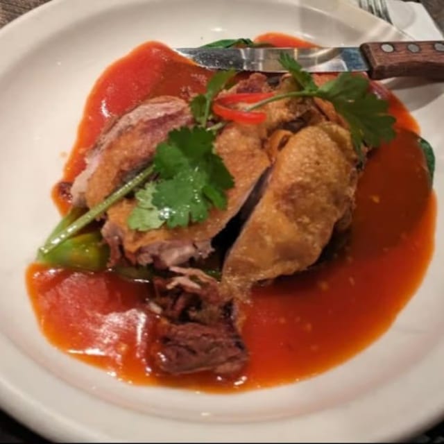 Petd Num Daeng.