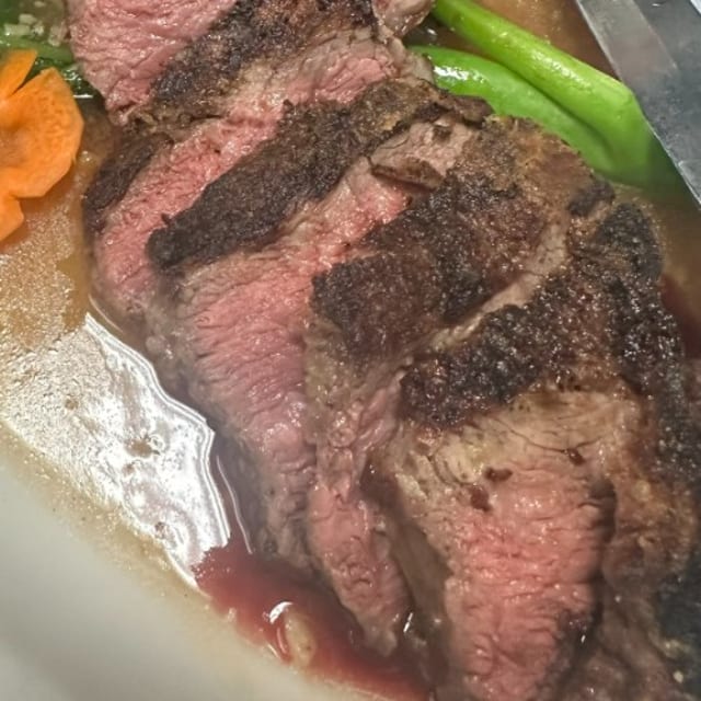 Steak Gai-Lun.