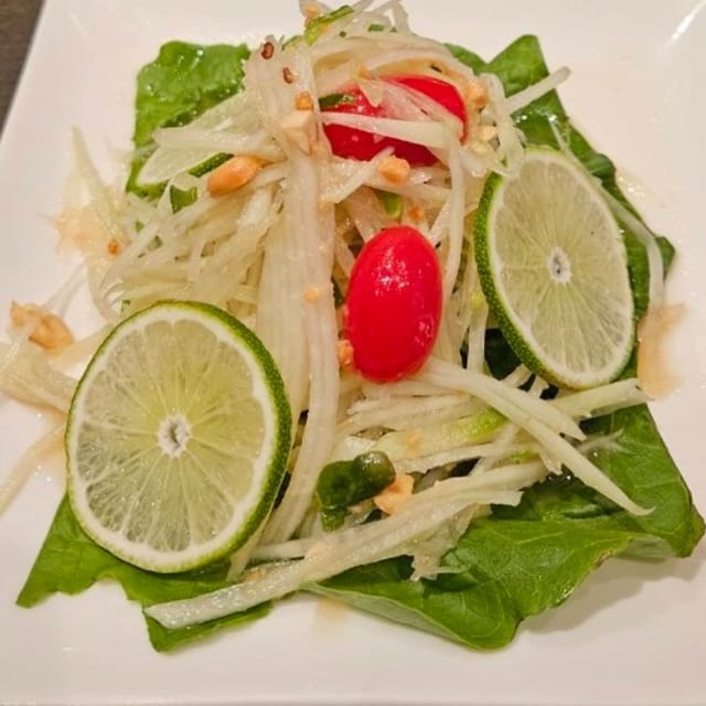Papaya Salad (Central Thai Style).