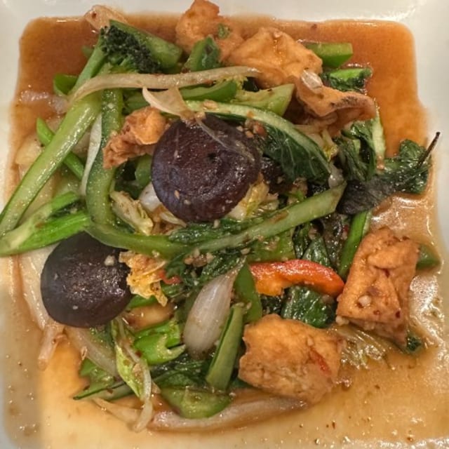 Pad Pak Kraprow.